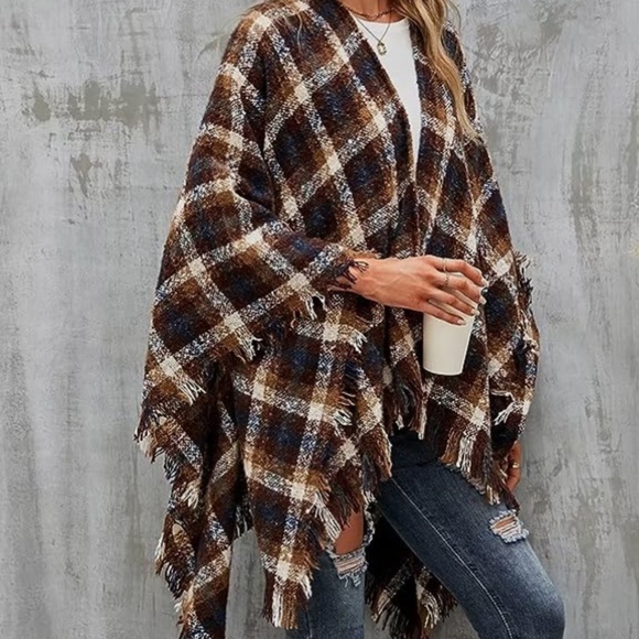 Womens Black Multi Buffalo Plaid Fringed Poncho Wrap OSFM - Picture 3 of 6
